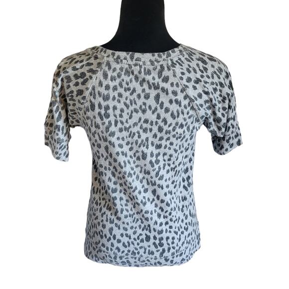 Loft grey cheetah print raglan half sleeve crew neck top, size xs - Picture 2 of 4